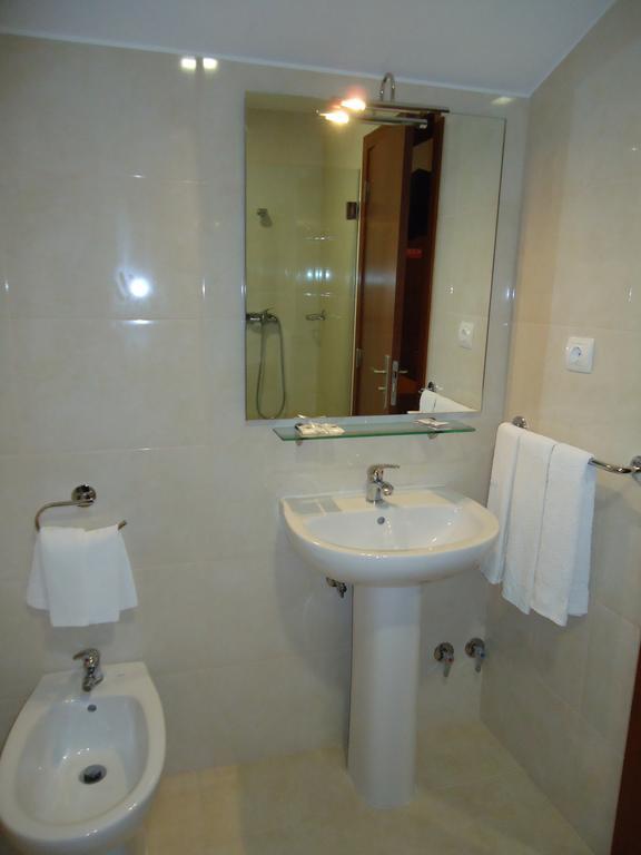 Residencial Coroa D'Ouro Otel Fátima Oda fotoğraf
