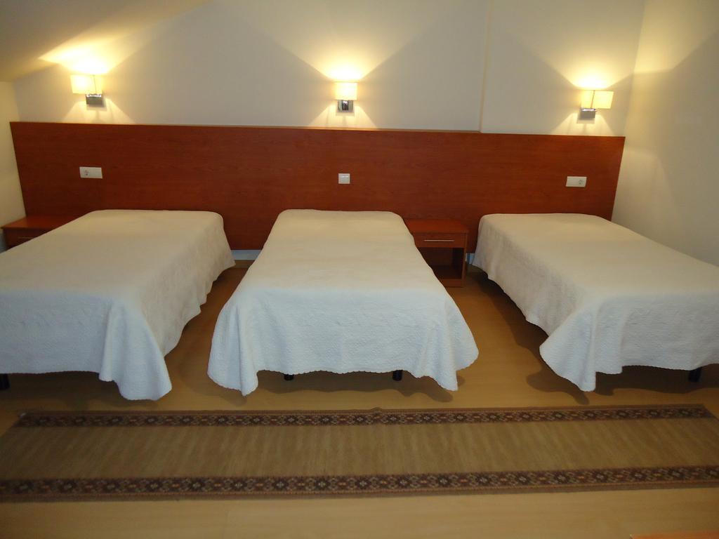 Residencial Coroa D'Ouro Otel Fátima Oda fotoğraf